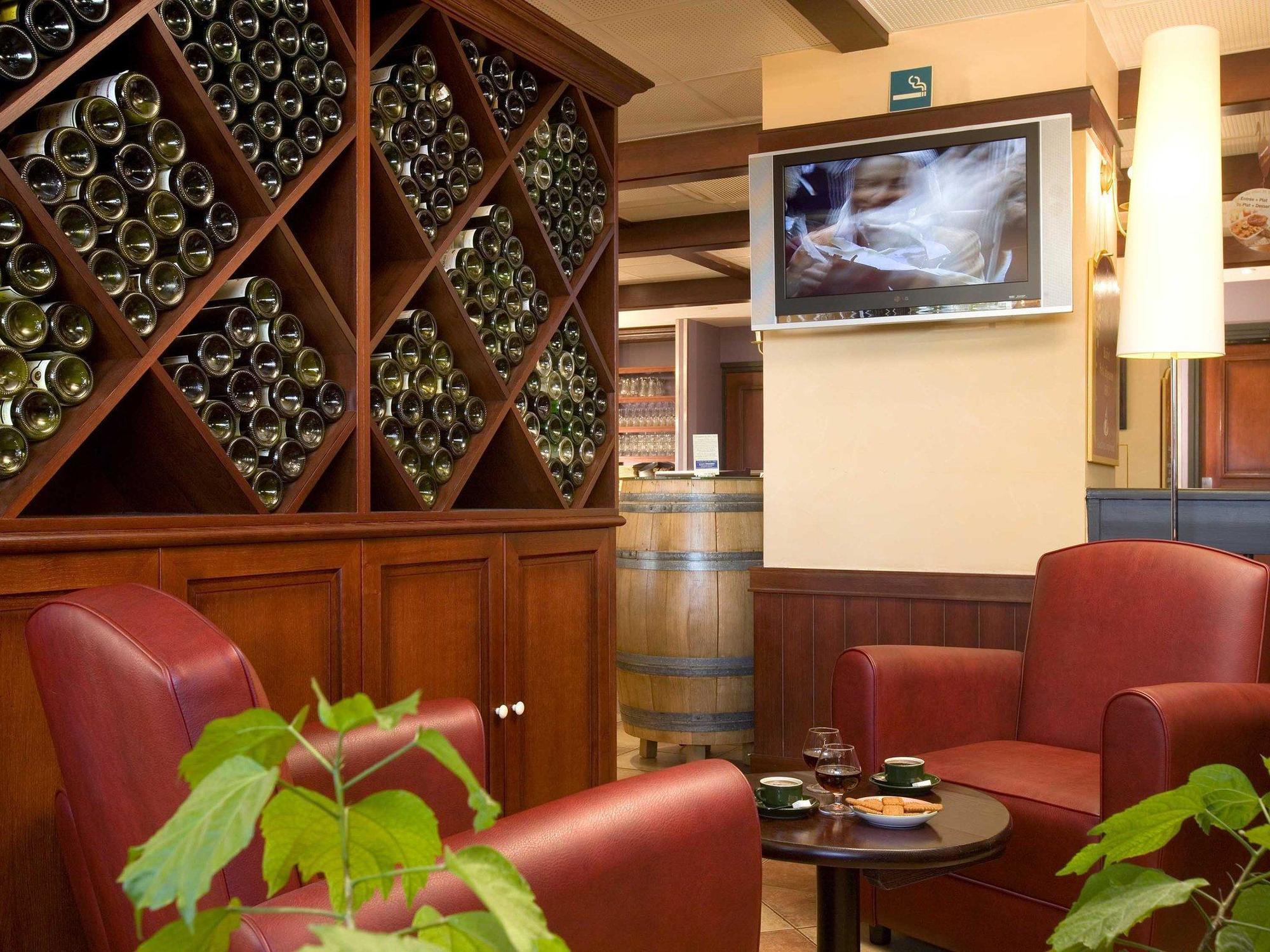Ibis Saint Rambert D'Albon Hotel Bagian luar foto