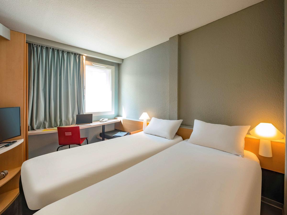 Ibis Saint Rambert D'Albon Hotel Bagian luar foto