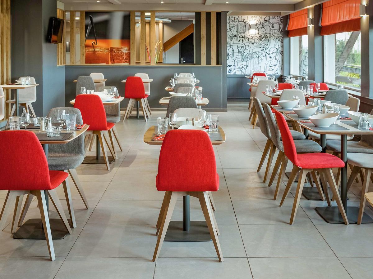 Ibis Saint Rambert D'Albon Hotel Bagian luar foto